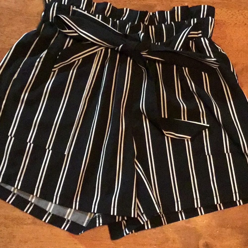 SHEIN dress shorts women’s M